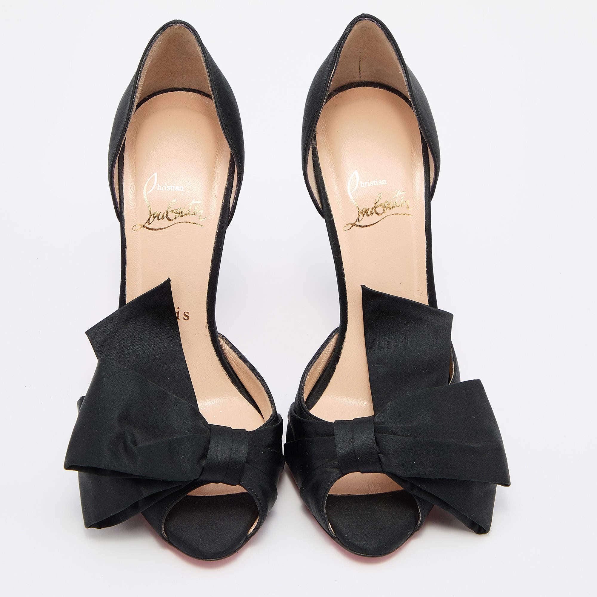 Make a chic style statement with these designer pumps. They showcase sturdy heels and durable soles, perfect for your fashionable outings!

Includes: Branded Dustbag

