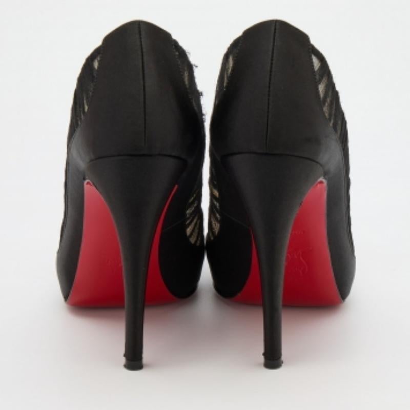 Christian Louboutin Negro Satén y Tela Angelique Bow Peep Toe Bombas Tamaño 36.5 en venta 2