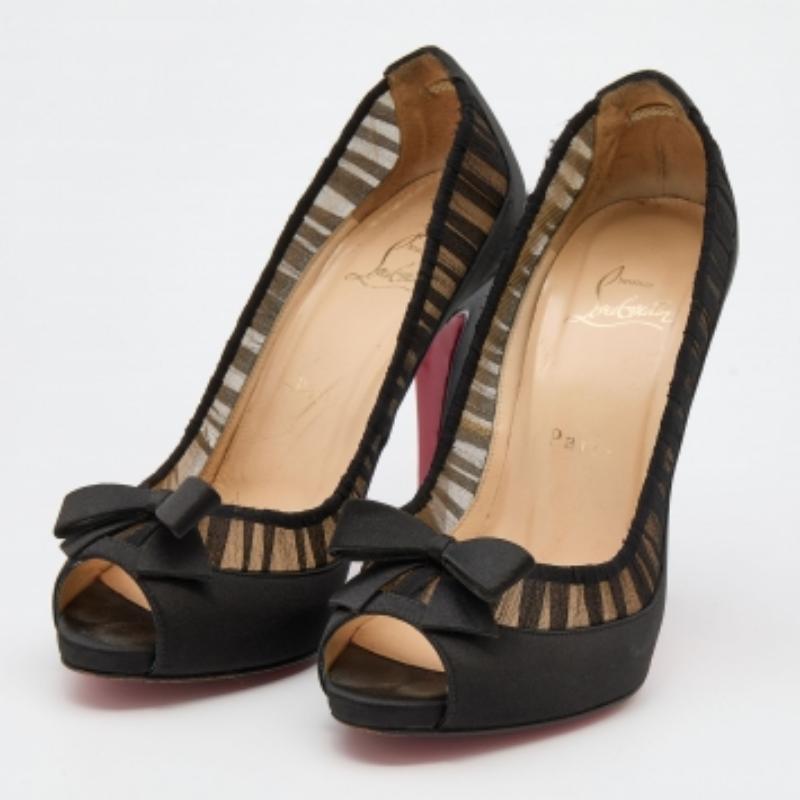 Christian Louboutin Negro Satén y Tela Angelique Bow Peep Toe Bombas Tamaño 36.5 en venta 3