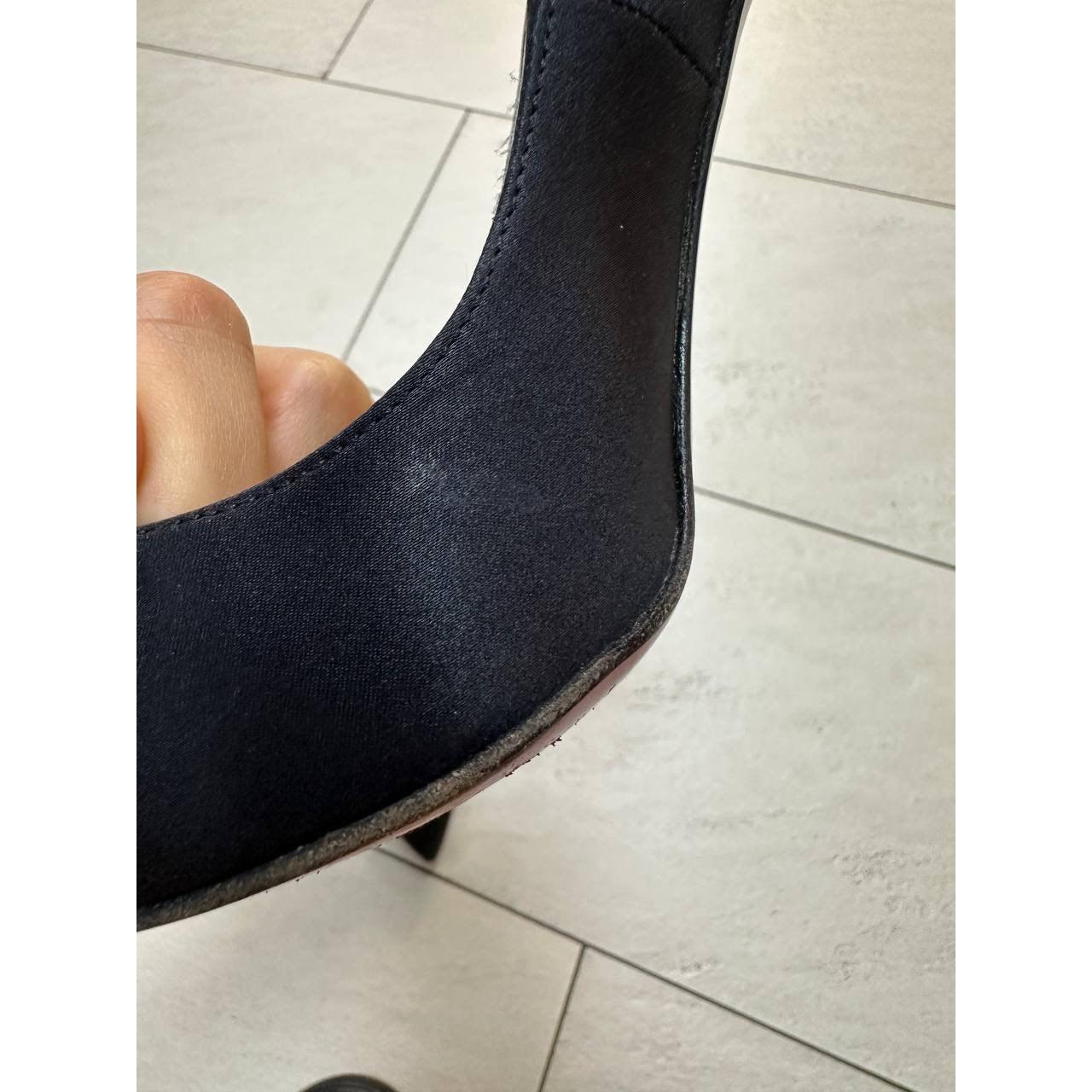 Christian Louboutin Pumps in raso nero con tacco a spillo Sz.38 in vendita 4