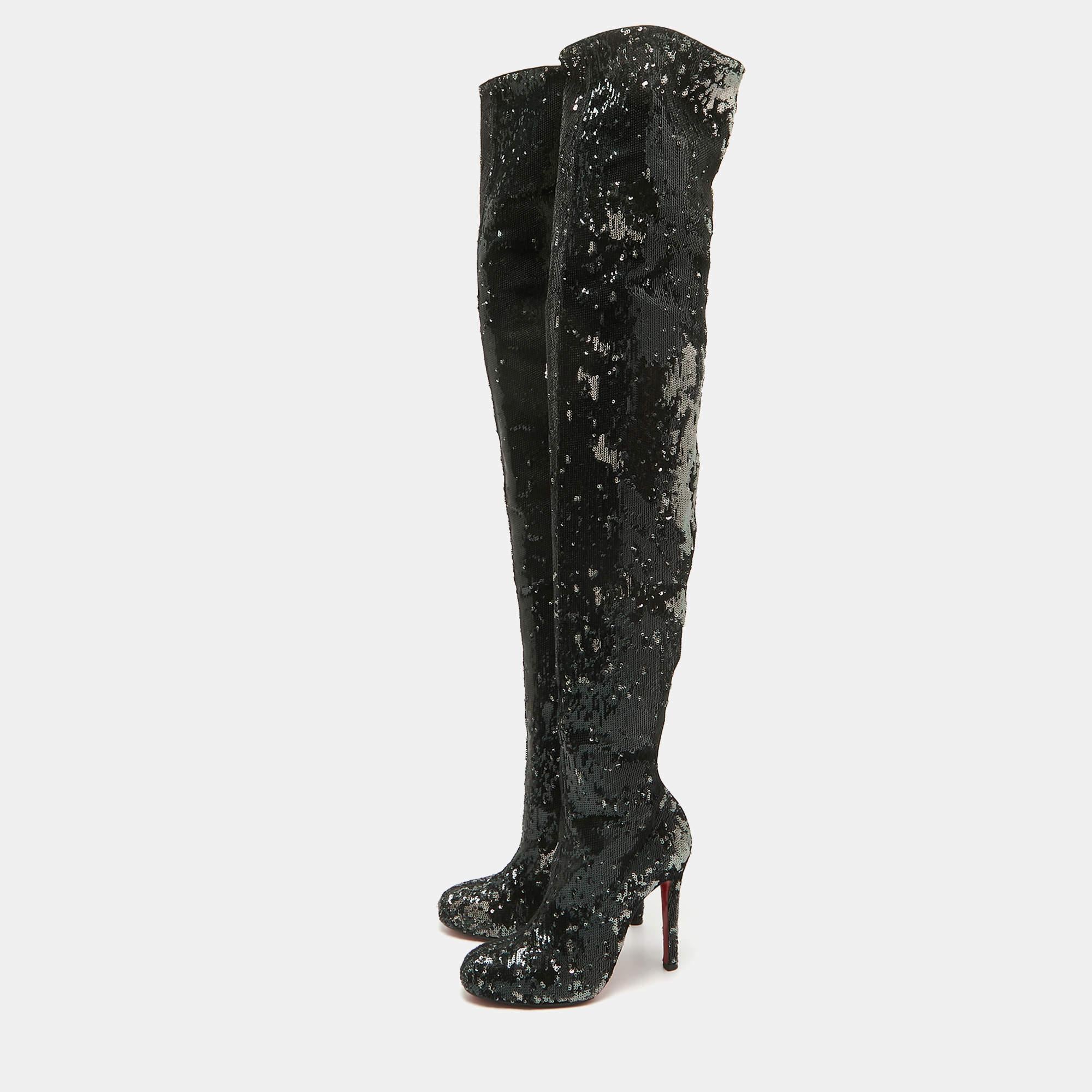Les bottes sont un élément essentiel de votre garde-robe et ces bottes fabriquées dans des matériaux de qualité supérieure sont un excellent choix. Offrant le meilleur du confort et du style, cette paire à la semelle robuste sera parfaite avec un