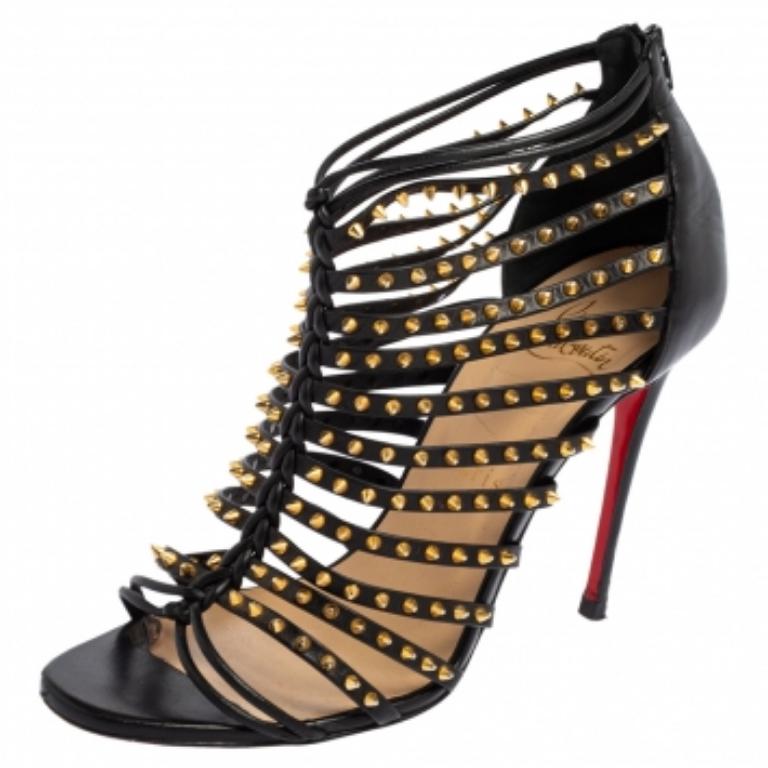 Christian Louboutin - Sandales Millaclou en cuir cloutées noires, taille 37 Pour femmes en vente