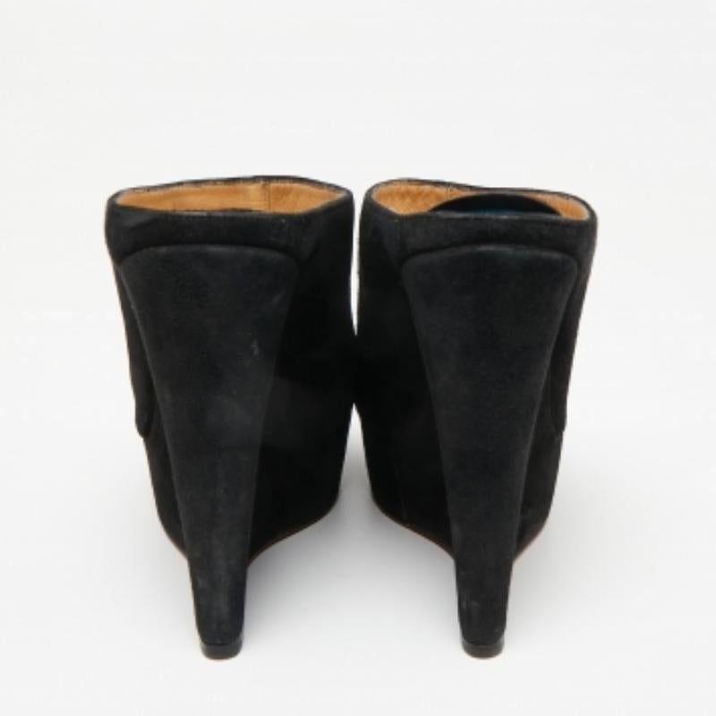 Donna Christian Louboutin Sandali con zeppa in camoscio nero Affiche Peep-Toe Taglia 36 in vendita