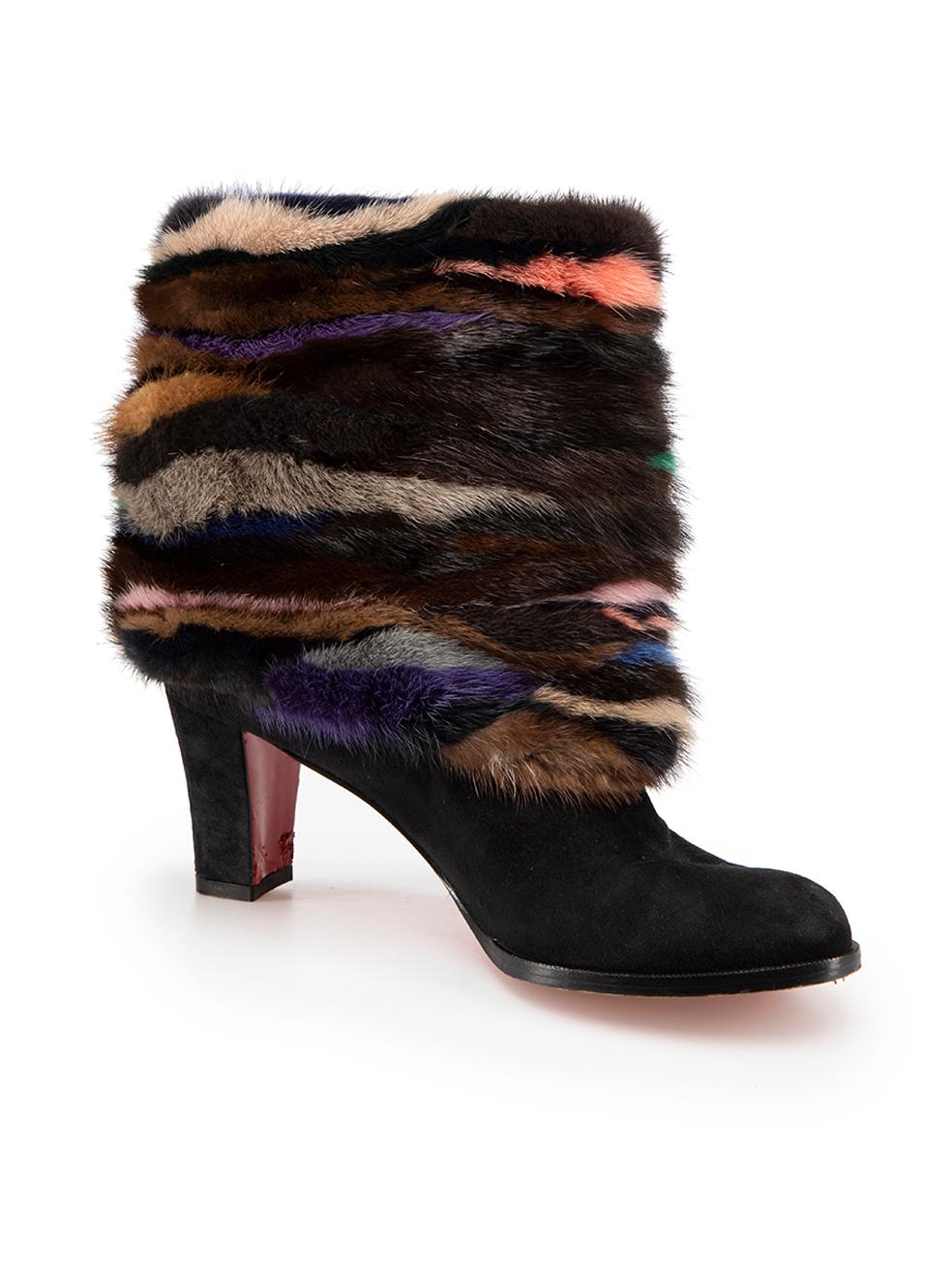CONDITION is Very good. Minimal wear to shoes is evident. Minimal wear to both boot heels with abrasions to the suede on this used Christian Louboutin designer resale item.

Details
Alexandra 70
Black
Suede
Ankle boots
Multicolour striped mink
