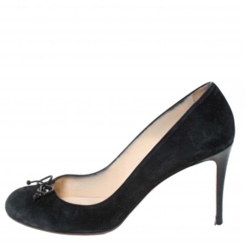 Christian Louboutin escarpins noirs en daim et cuir avec nœud papillon, taille 40 Pour femmes en vente
