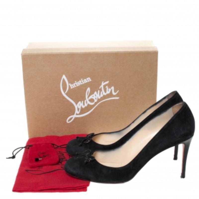 Christian Louboutin escarpins noirs en daim et cuir avec nœud papillon, taille 40 en vente 2