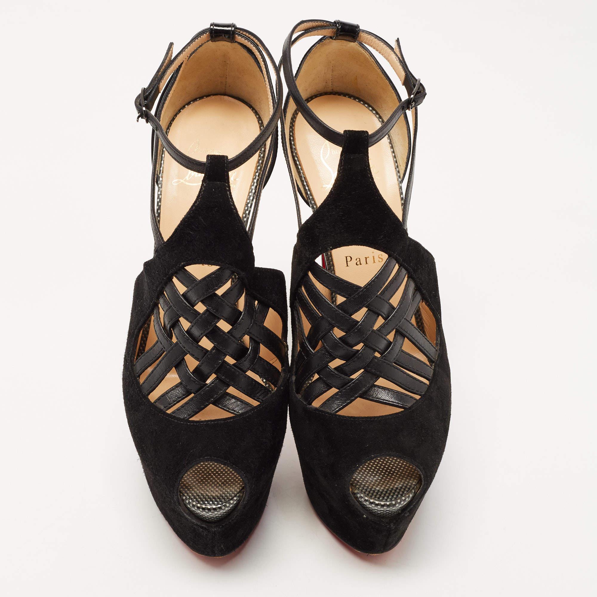 Ces sandales encadreront vos pieds de manière élégante. Fabriquées à partir de matériaux de qualité, elles arborent une présentation élégante, des semelles intérieures confortables et des talons durables.

