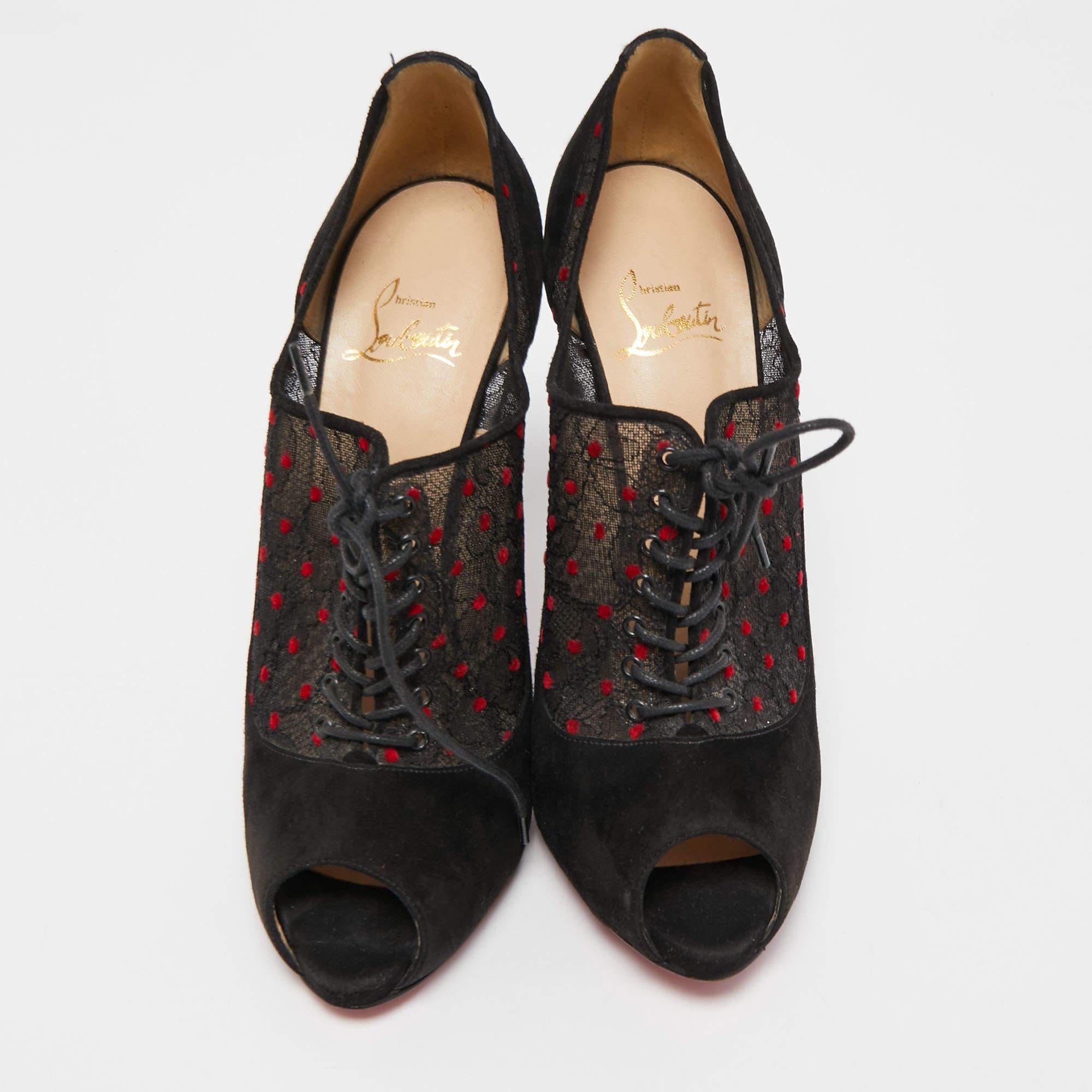 Christian Louboutin Botines de ante negro y malla con puntera abierta Talla 38.5 Negro