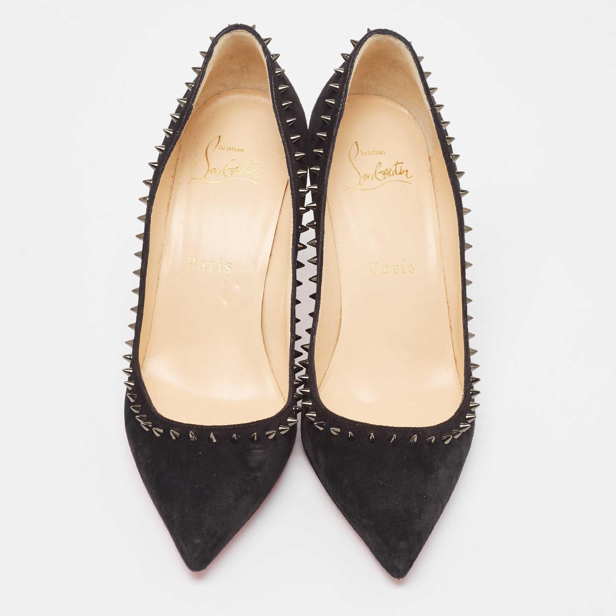 Women's Christian Louboutin Black Suede Anjalina Pumps Size 35.5 For Sale