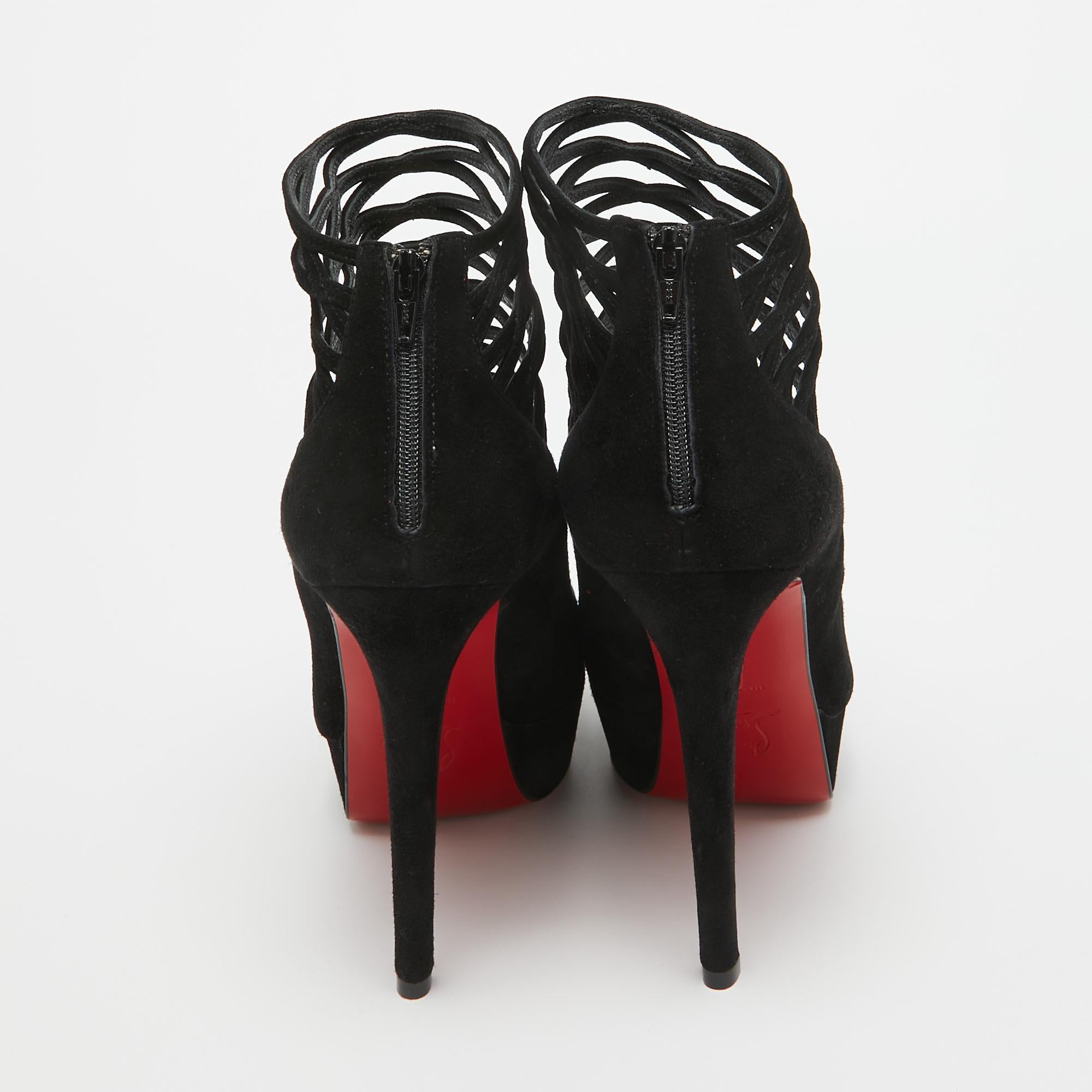 Christian Louboutin Berlinissimo Ankle Boots en daim noir Taille 36.5 Pour femmes en vente