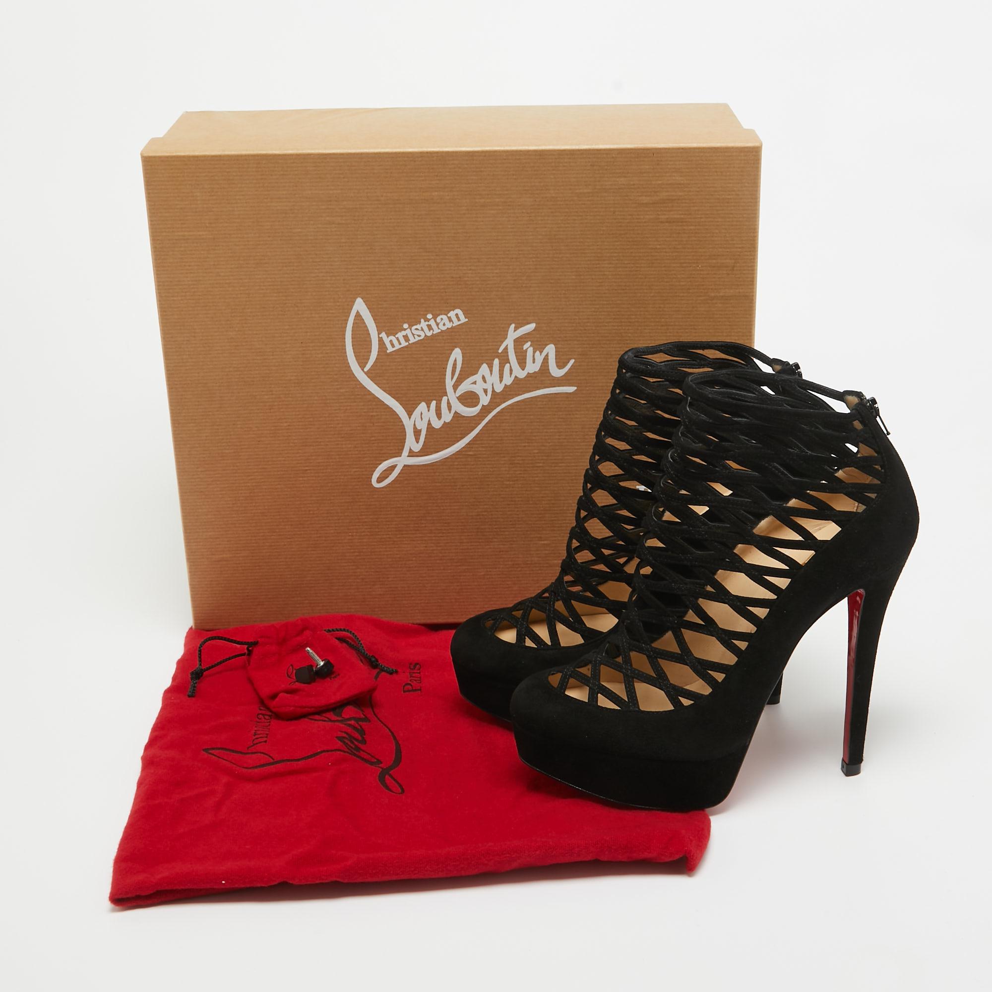 Christian Louboutin Berlinissimo Ankle Boots en daim noir Taille 36.5 en vente 4