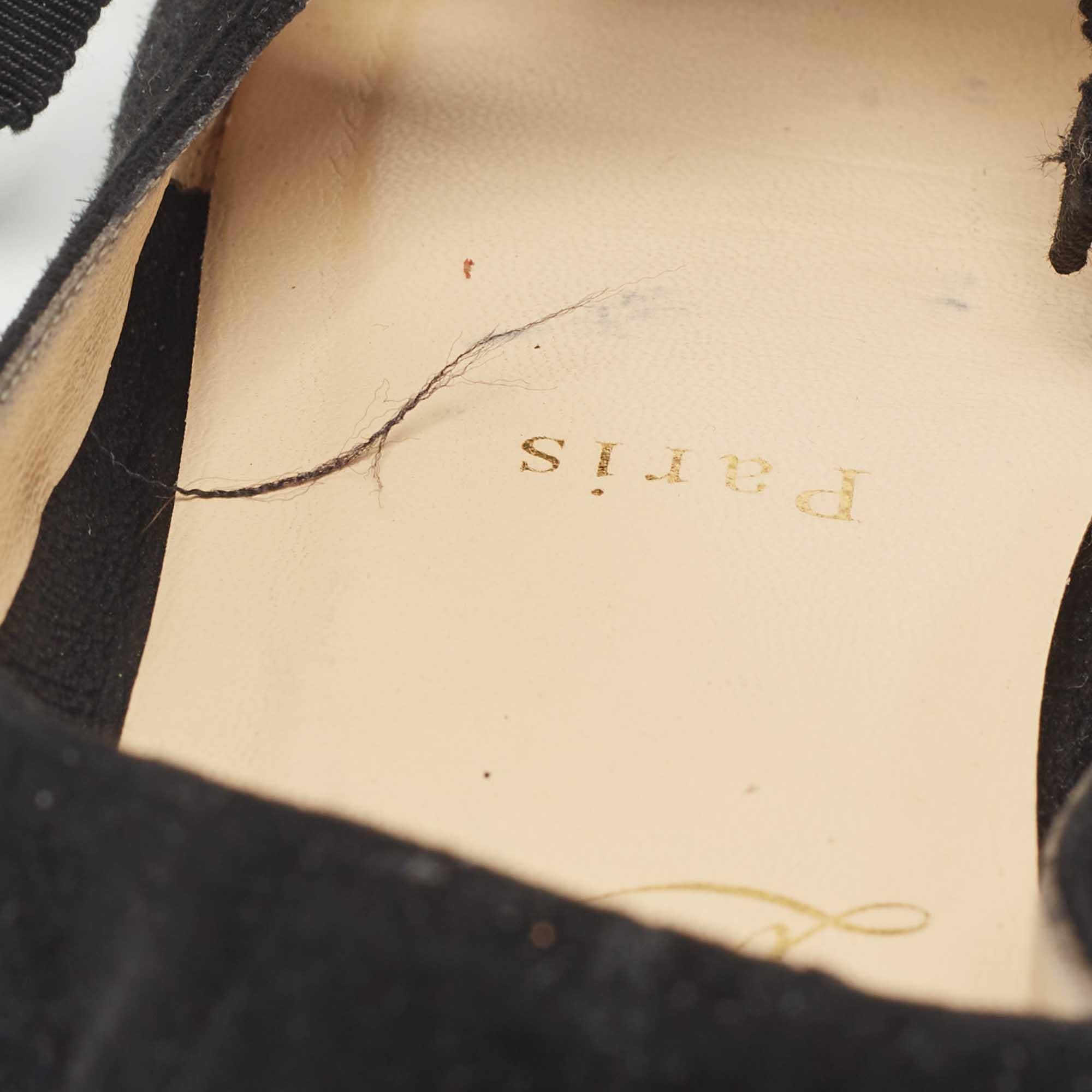 Christian Louboutin Ballerines en daim noir avec nœud papillon Taille 35.5 en vente 3