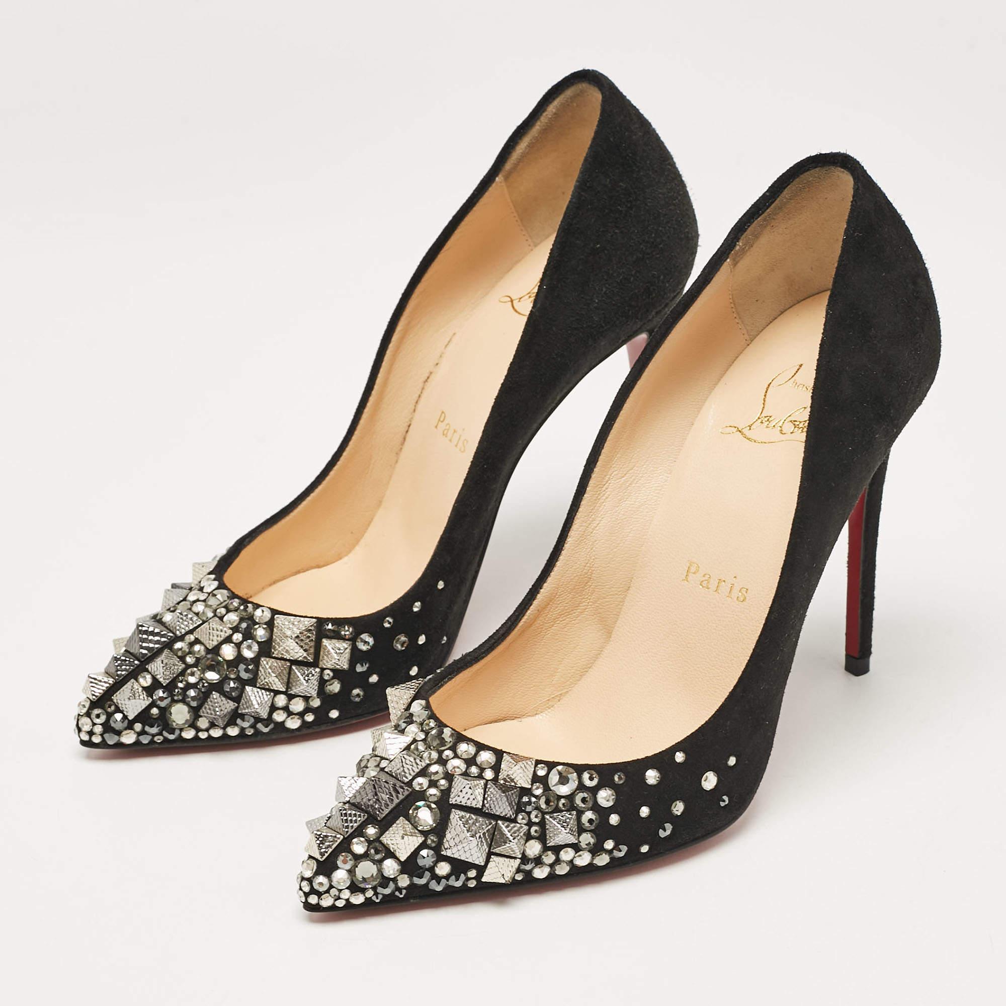 Make a chic style statement with these designer pumps. They showcase sturdy heels and durable soles  perfect for your fashionable outings