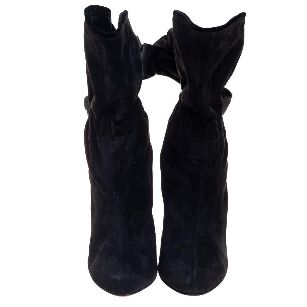Christian Louboutin Black Suede Kristofa Bow-Tie Ankle Boots Size 38.5 In Good Condition In Dubai, Al Qouz 2