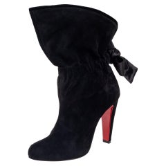 Christian Louboutin Schwarze Kristofa-Stiefeletten aus Wildleder mit Schleifenbesatz Größe 38,5