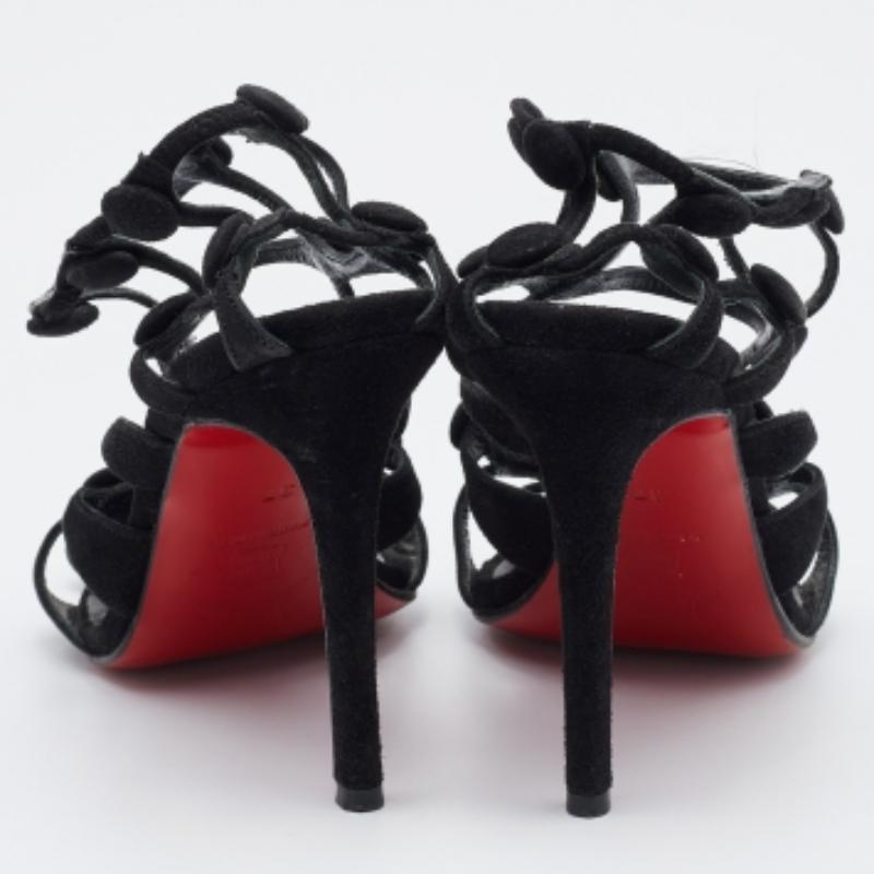 Christian Louboutin Sandali con cinturino alla caviglia in pelle scamosciata nera Neuron Cage Taglia 37 in vendita 1