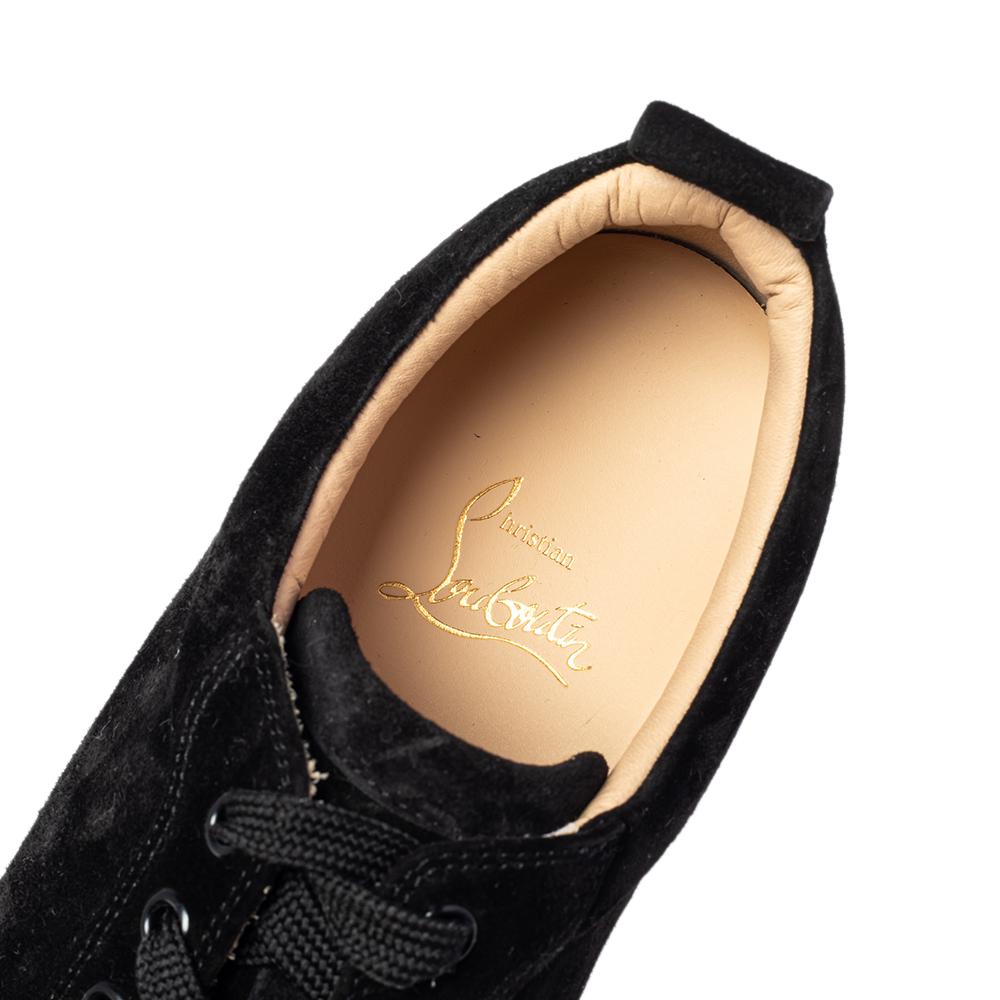Christian Louboutin Black Suede Orlato Low Top Sneakers Size 40 In Good Condition In Dubai, Al Qouz 2