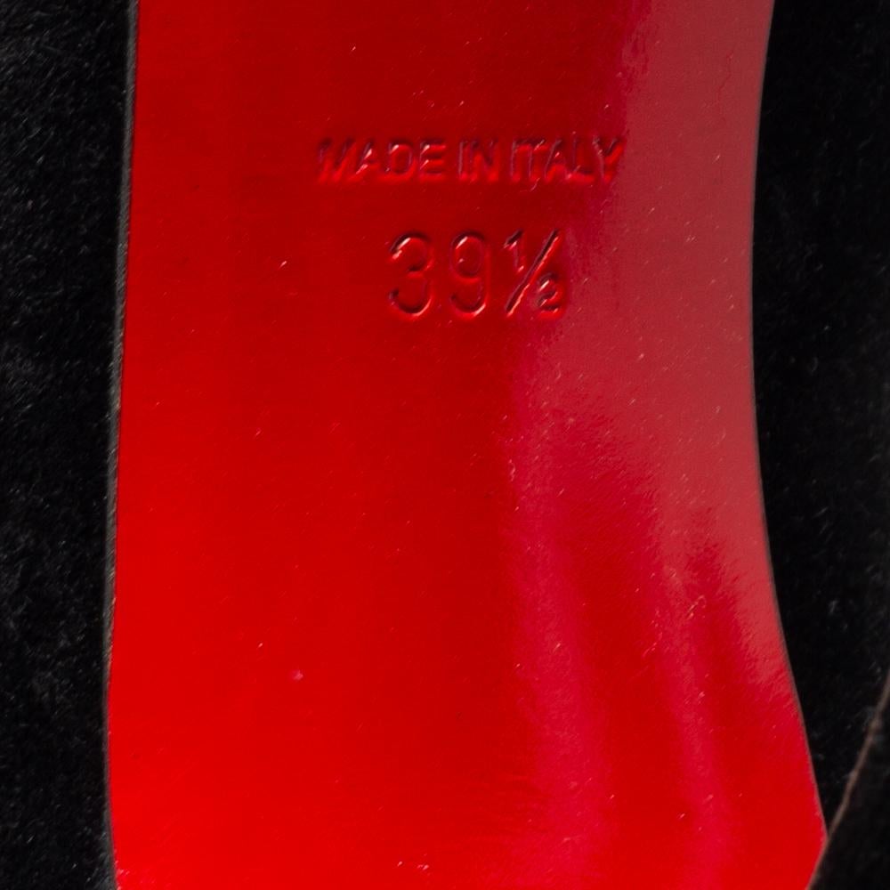 Christian Louboutin Black Suede Pumps Size 39.5 For Sale 4