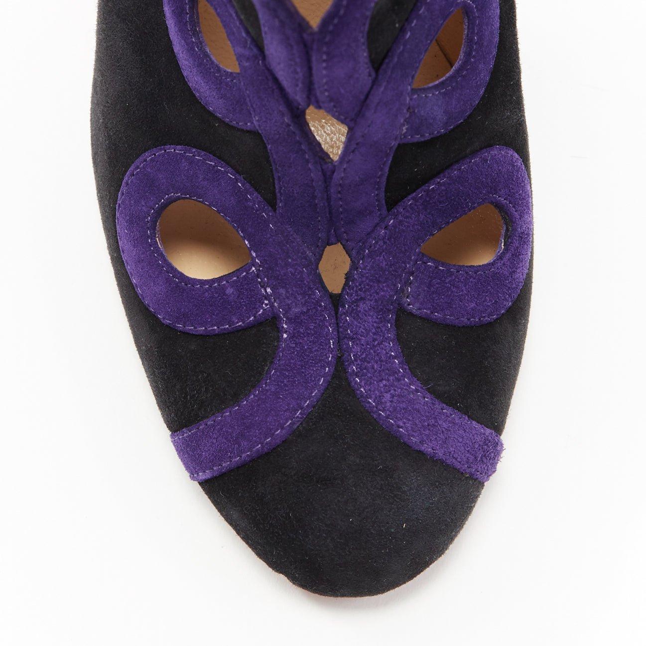 CHRISTIAN LOUBOUTIN Bottines à talons hauts en daim noir et violet avec découpe tourbillonnante EU36 en vente 1