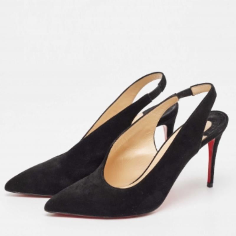 Faites preuve de chic avec ces escarpins de créateur. Elles présentent des talons robustes et des semelles durables, parfaits pour vos sorties à la mode !