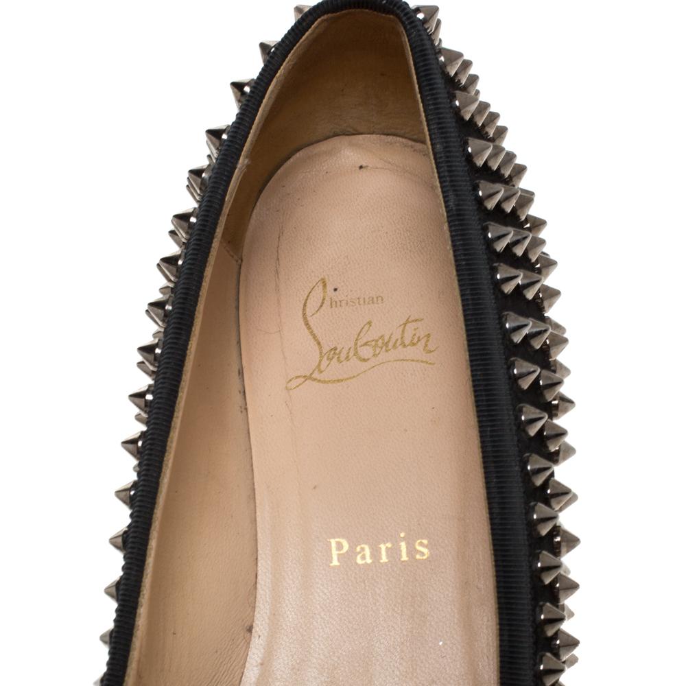 Christian Louboutin Black Suede Spiked Big Kiss Ballet Flats Size 40 In Fair Condition In Dubai, Al Qouz 2