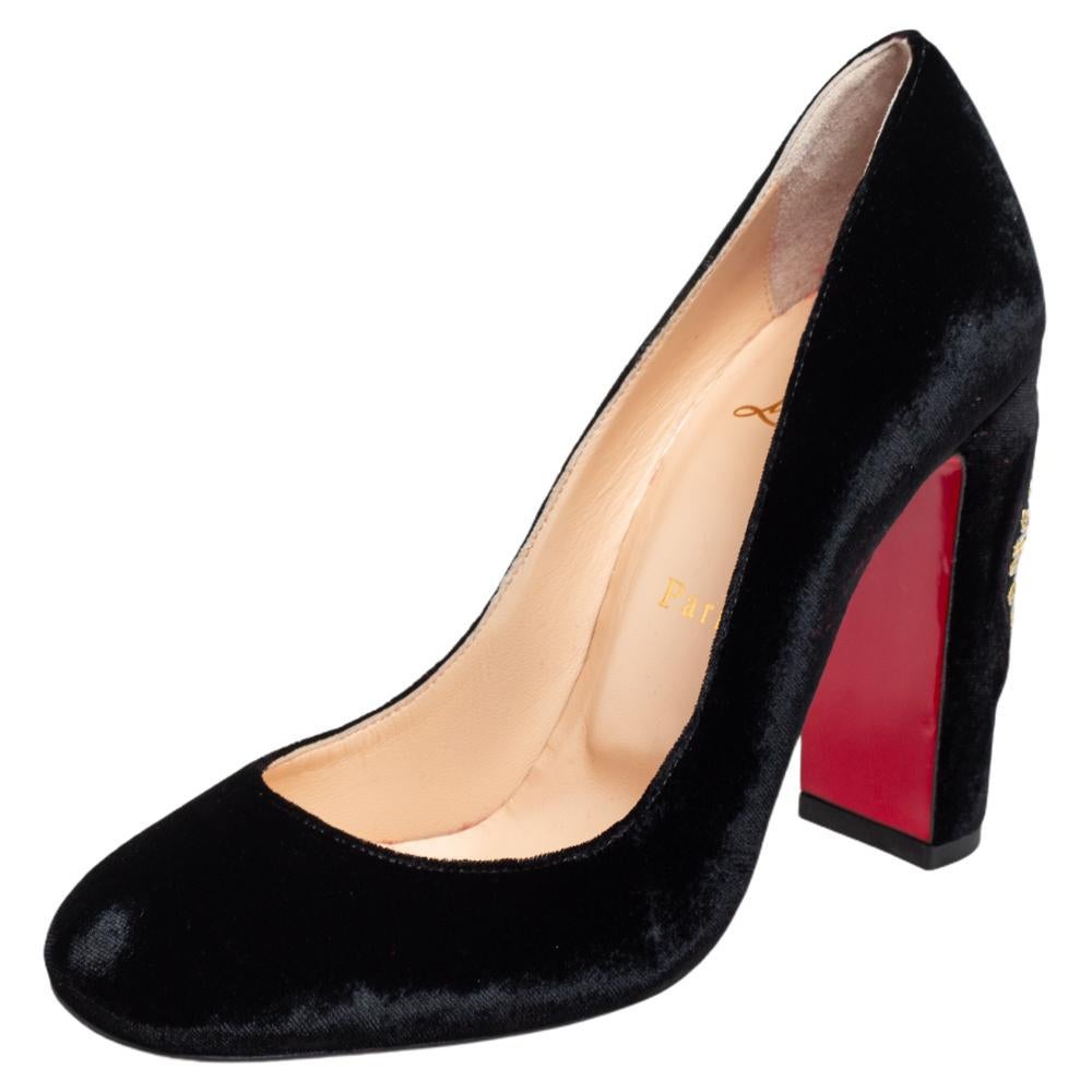 Christian Louboutin Schwarz Samt Cadrilla Corazon Pumps Größe 37::5