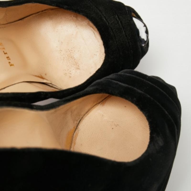 Donna Christian Louboutin Velluto Nero Drapesse Peep-Toe Platform Pumps Taglia 36 in vendita