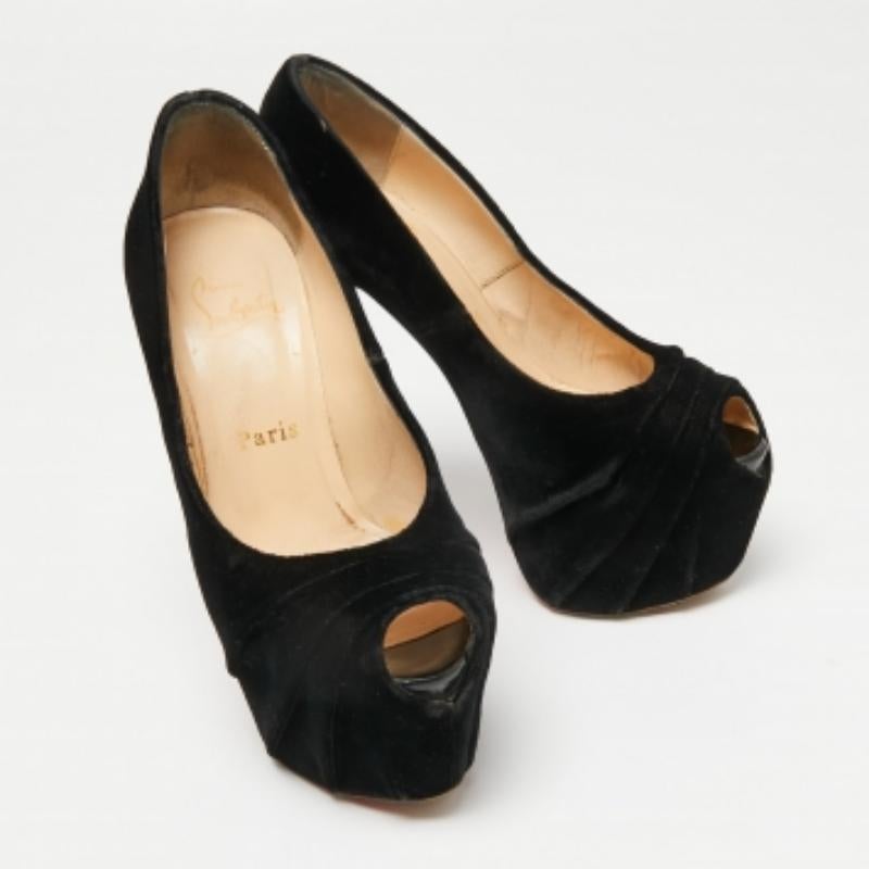Christian Louboutin Velluto Nero Drapesse Peep-Toe Platform Pumps Taglia 36 in vendita 4
