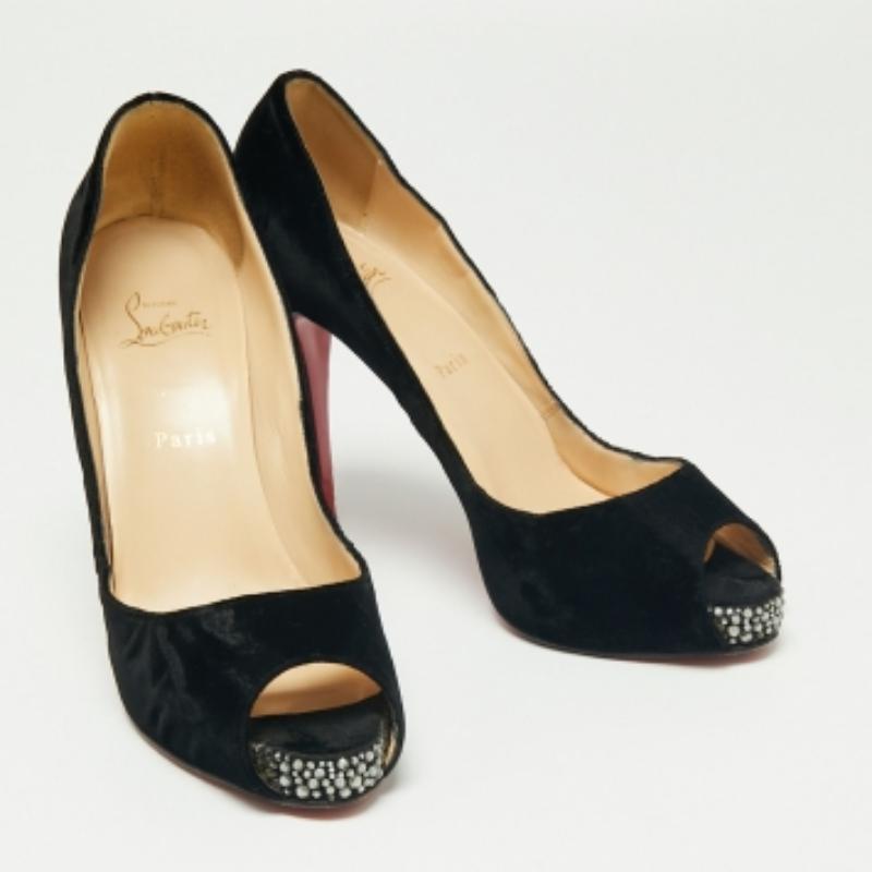 Donna Christian Louboutin Velluto nero Very Prive Pumps Peep-Toe con cristalli misura 40,5 in vendita
