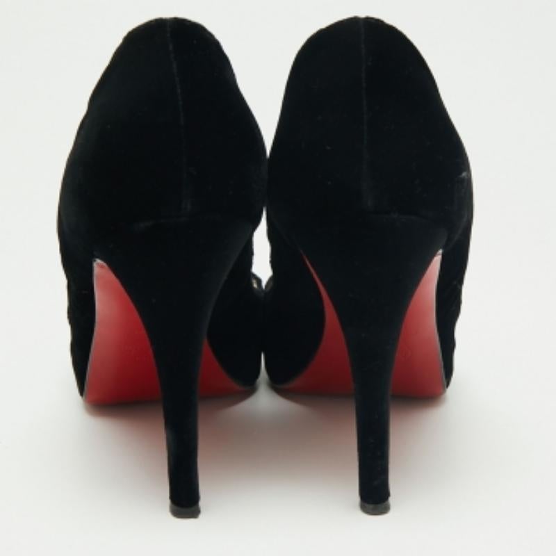 Christian Louboutin Velluto nero Very Prive Pumps Peep-Toe con cristalli misura 40,5 in vendita 1