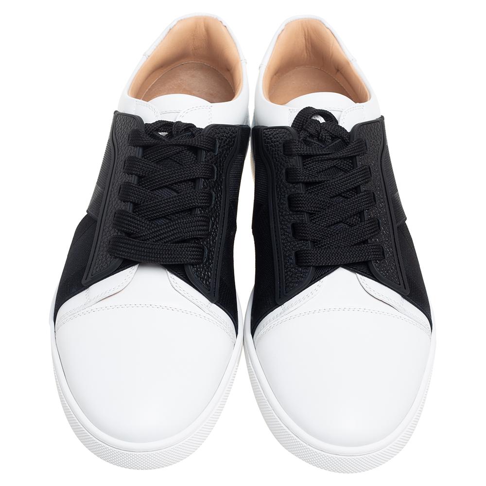 These Elastikid Donna sneakers are high-fashion and comfortable! The world-famous shoemaker, Christian Louboutin brings you these exquisite low-top sneakers that have been crafted from white leather. They feature lace-ups, embellishments on the