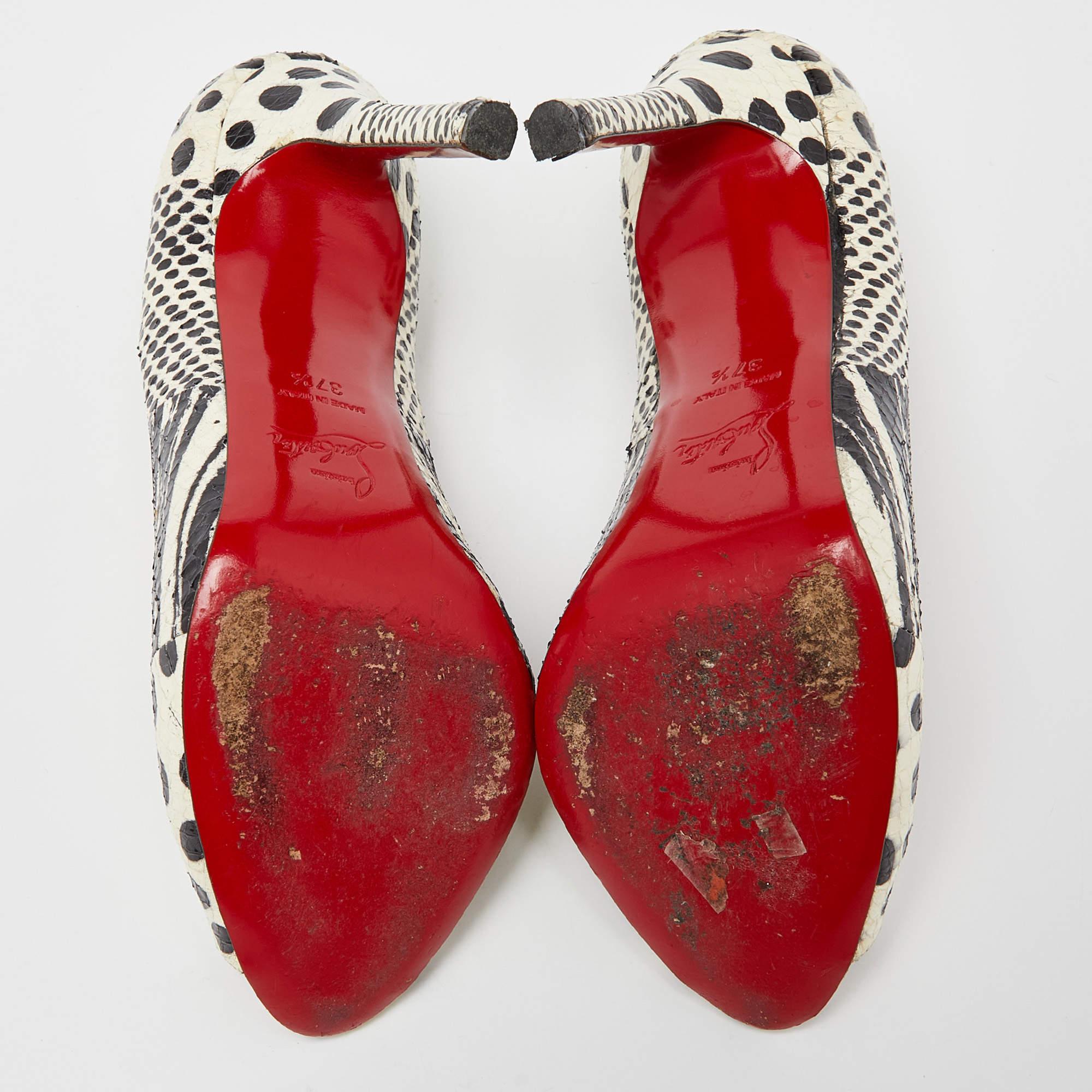 Christian Louboutin Black/White Watersnake Printed Flo Pumps Size 37.5 For Sale 1