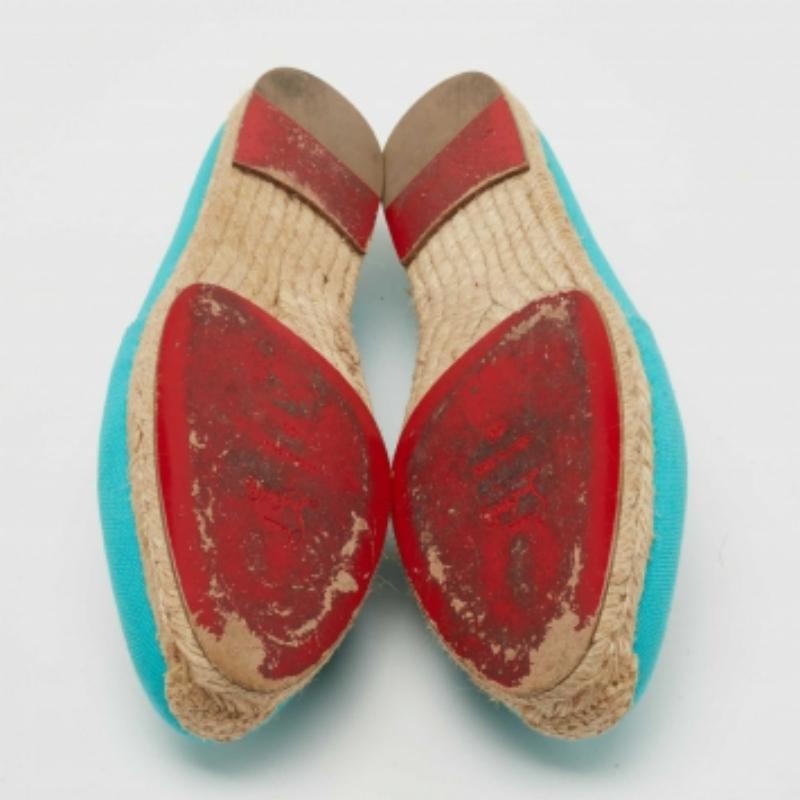 Christian Louboutin: Appartamenti in tela blu con cresta ricamata Gala Taglia 40 in vendita 1