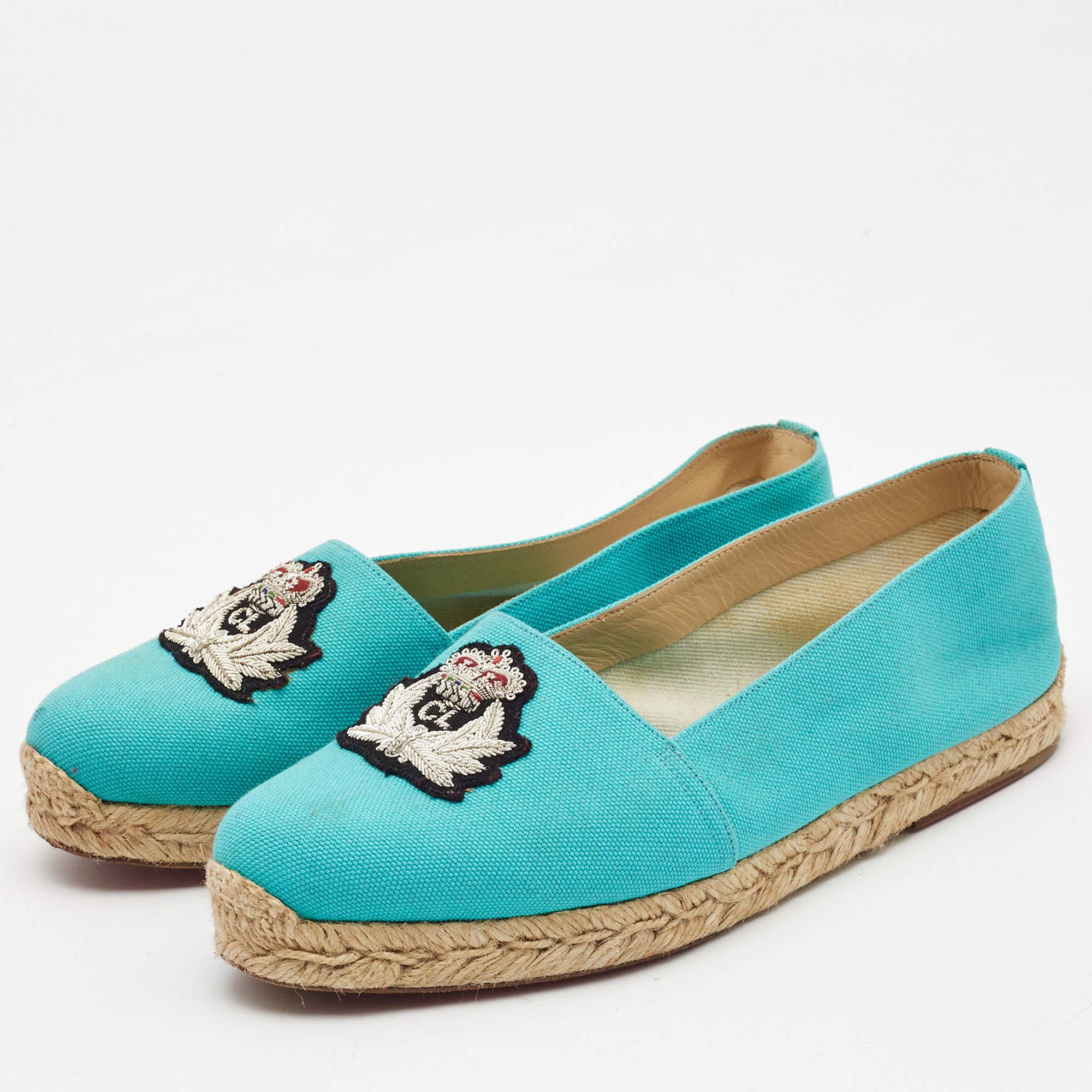 Cette paire confortable est votre premier choix lorsque vous partez pour une longue journée. Ces chaussures de créateur sont dotées d'une tige bien cousue et d'une semelle résistante.