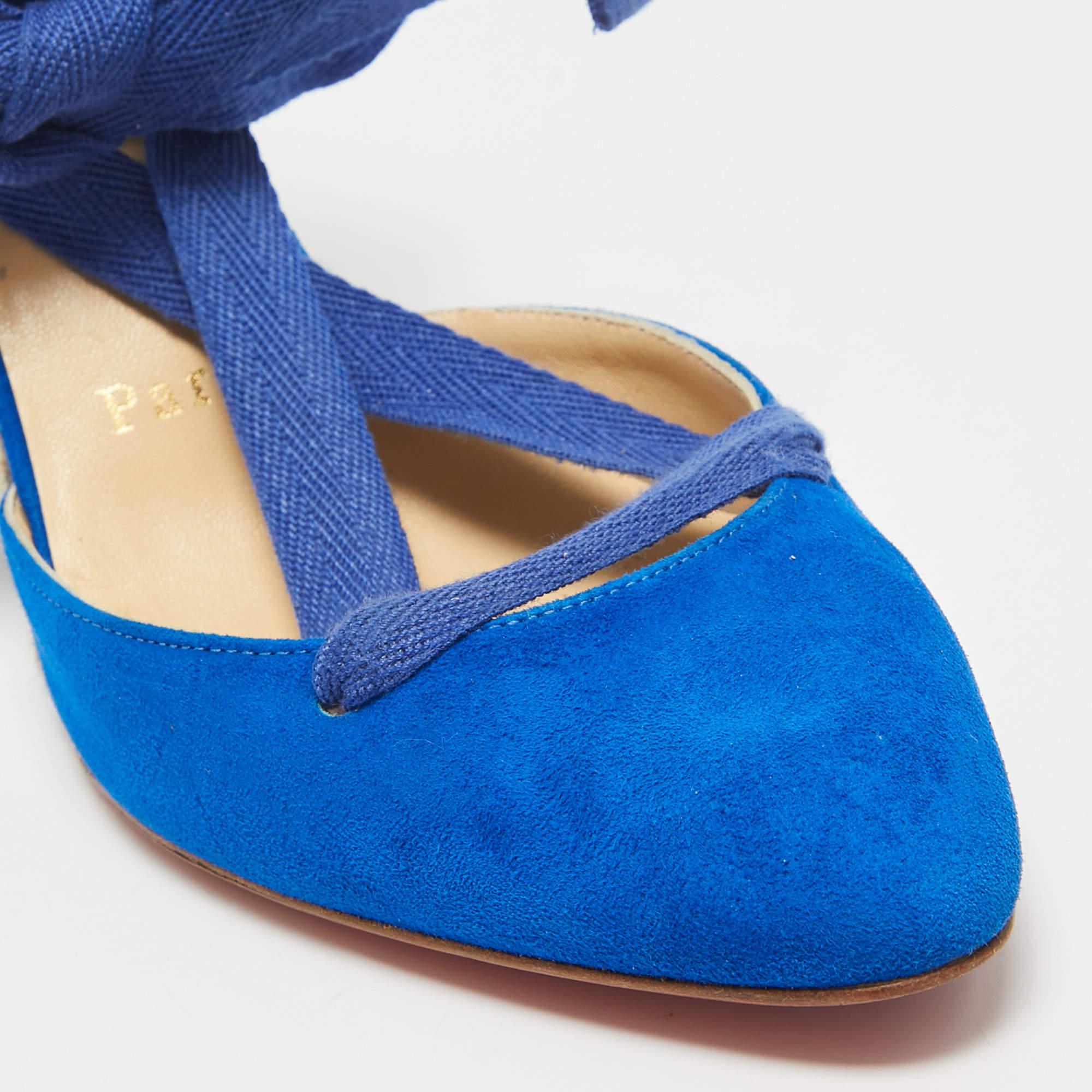 Christian Louboutin Bombas de cuña de rafia y ante azul/dorado talla 36 en venta 2