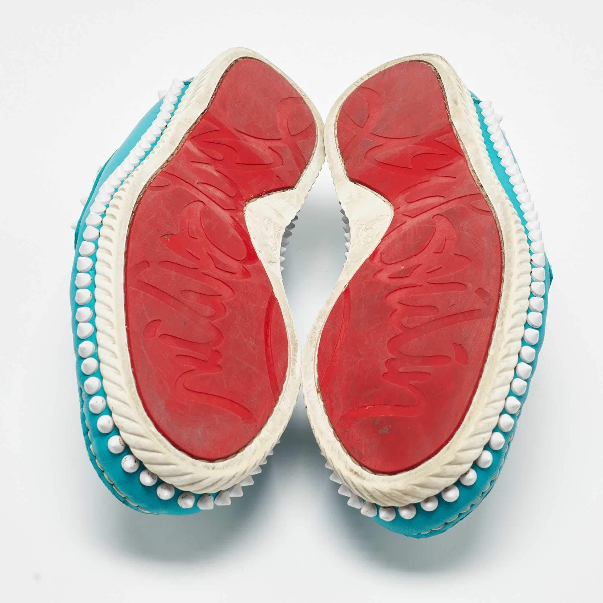 Christian Louboutin - Mocassins de yacht à pointes en cuir bleu, taille 43 en vente 1