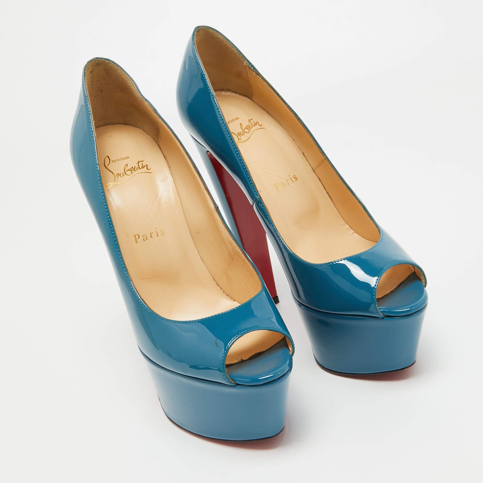 Women's Christian Louboutin Blue Patent Leather Altareva Pumps Size 38.5 For Sale