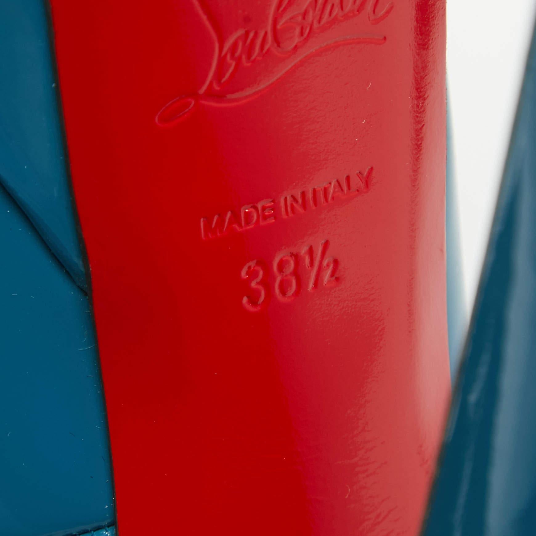 Christian Louboutin Altareva Pumps aus blauem Lackleder Größe 38,5 im Angebot 2