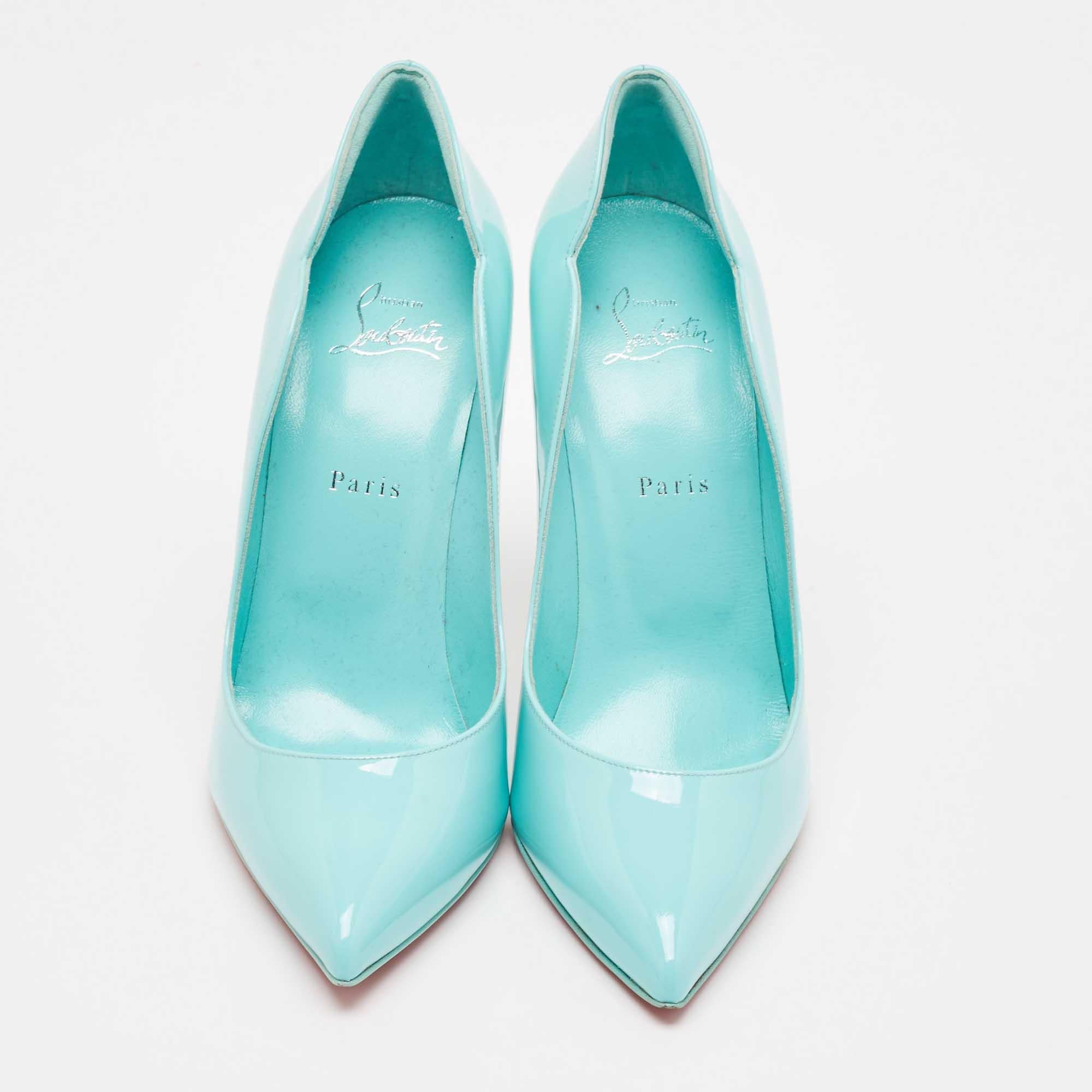 Christian Louboutin Blaue Hot Chick Pumps aus Lackleder Größe 41 im Zustand „Hervorragend“ in Dubai, Al Qouz 2