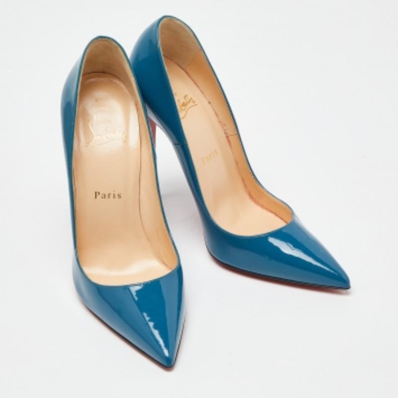 Christian Louboutin Blaue So Kate Pumps aus Lackleder Größe 38 im Zustand „Hervorragend“ im Angebot in Dubai, Al Qouz 2