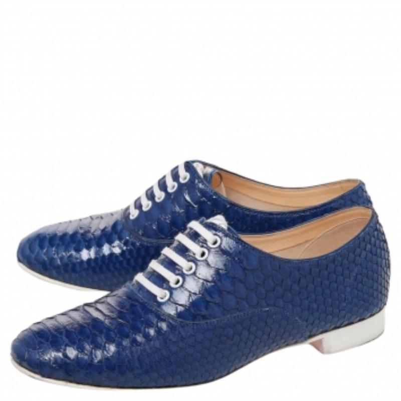 Christian Louboutin Alfred Oxfords aus blauem Pythonleder in Blau, Größe 35.5 im Angebot 1