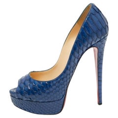 Christian Louboutin Bombas de plataforma Lady Peep de piel de pitón azul talla 37