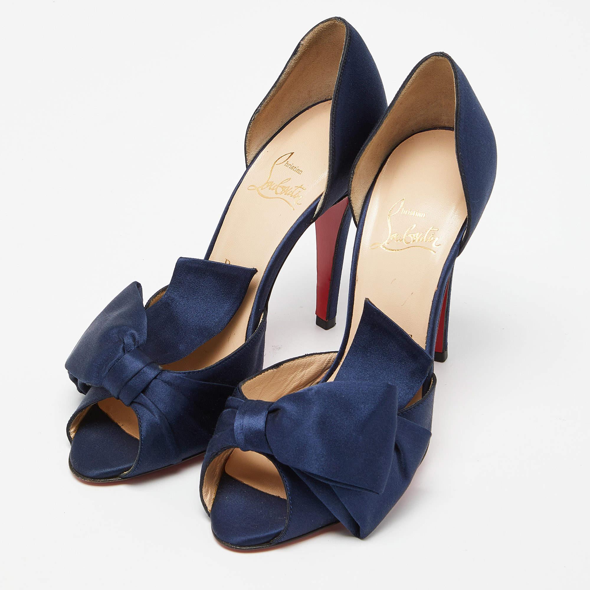 Perfectly sewn and finished to ensure an elegant look and fit, these Christian Louboutin shoes are a purchase you'll love flaunting. They look great on the feet.

