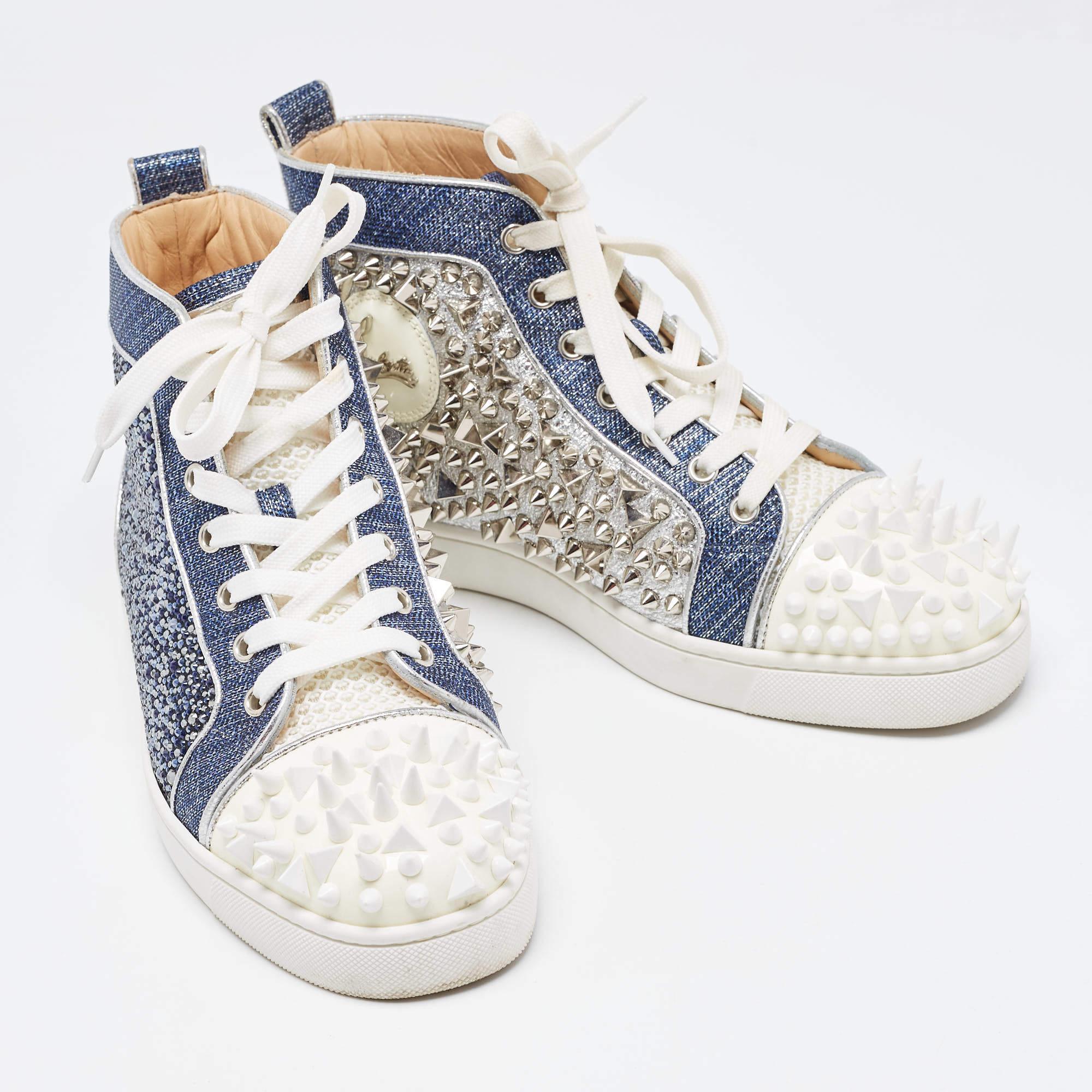 Give your outfit a luxe update with this pair of Christian Louboutin sneakers. The shoes are sewn perfectly to help you make a statement in them for a long time.

