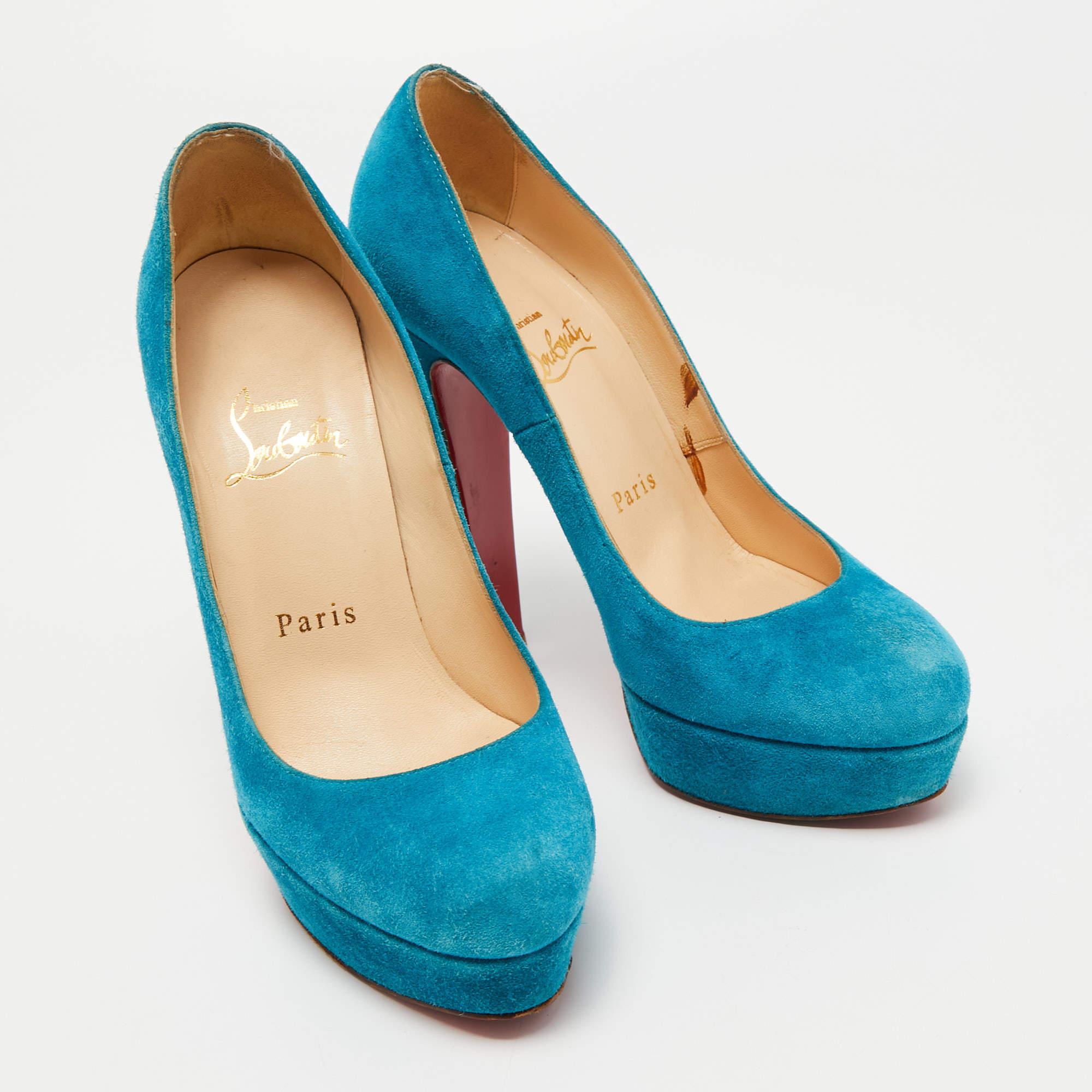 Christian Louboutin escarpins Bibi à plateforme en daim bleu, taille 36 Bon état - En vente à Dubai, Al Qouz 2