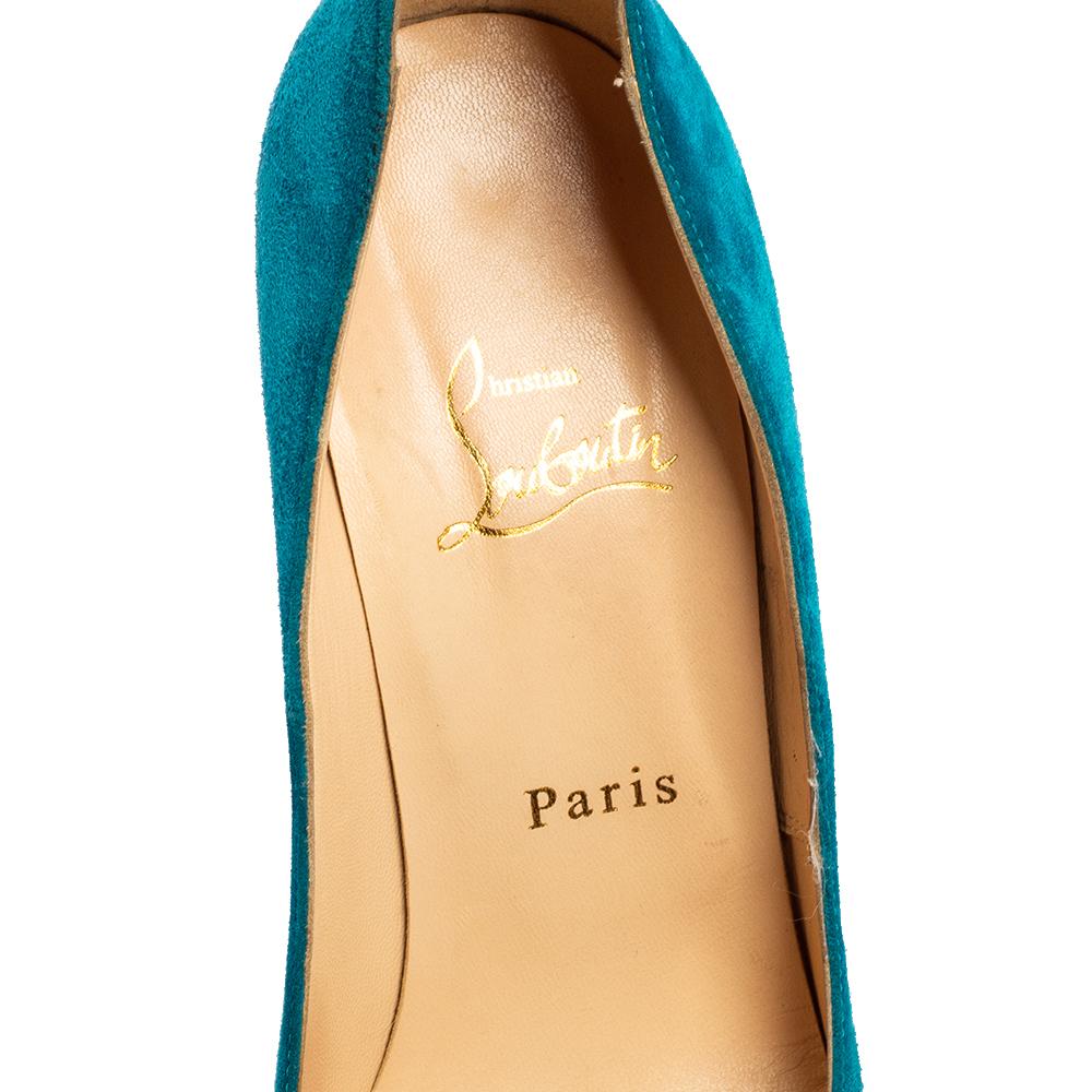 These Christian Louboutin Bibi platform pumps bring a classic shape with a gorgeous shade of blue. The pair features a soft suede exterior, round toes, platforms, and 13.5 cm heels.

