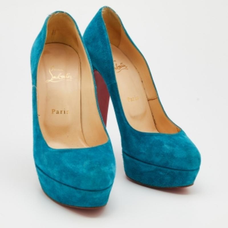 Christian Louboutin escarpins Bibi à plateforme en daim bleu, taille 39 Bon état - En vente à Dubai, Al Qouz 2