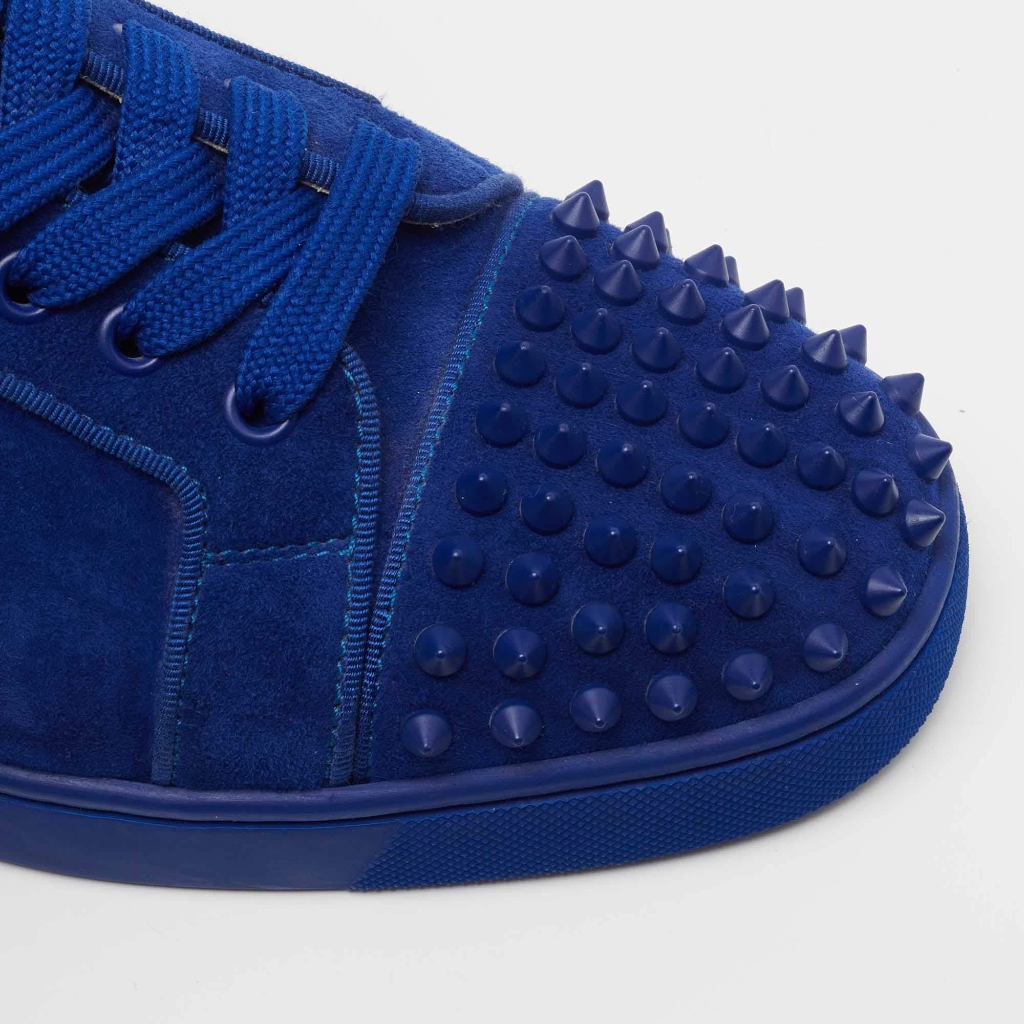 Christian Louboutin Blue Suede Louis Junior Spike Low Top Sneakers Size 40.5 In New Condition In Dubai, Al Qouz 2