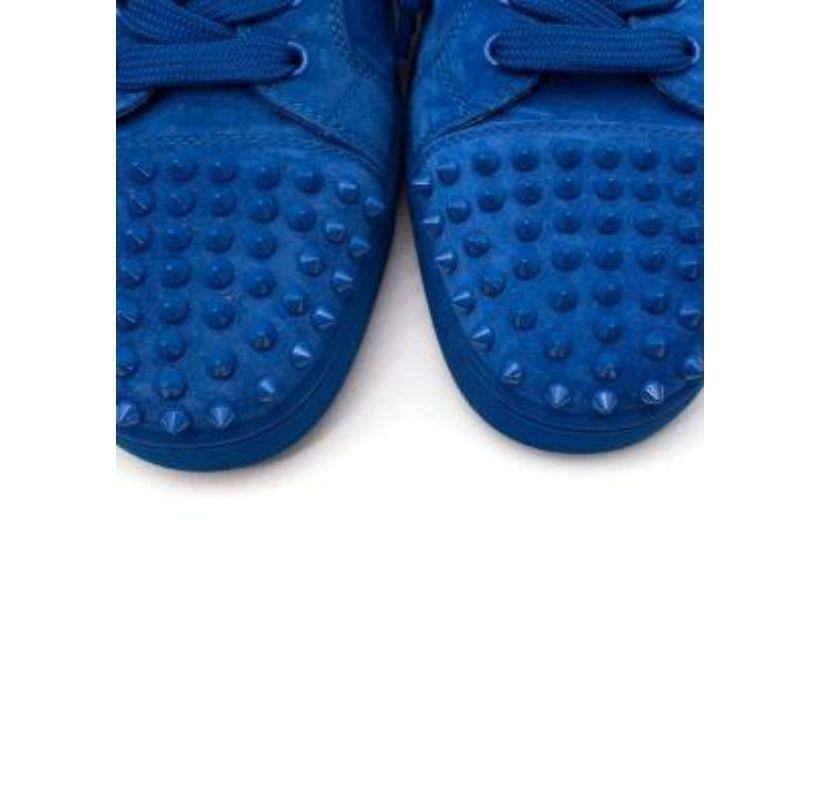 Christian Louboutin Blue Suede Louis Junior Studded Low Top Trainers In Good Condition For Sale In London, GB