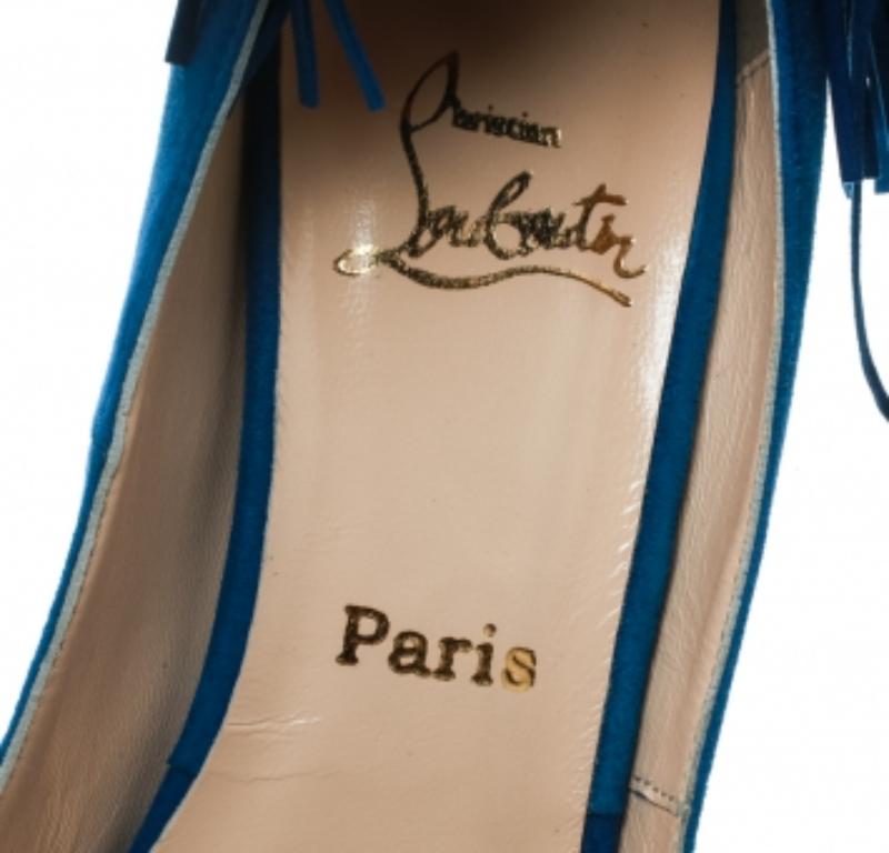 Christian Louboutin Blau Wildleder Tina Fransen Riemchen Peep Toe Pumps Größe 37 im Zustand „Gut“ im Angebot in Dubai, Al Qouz 2